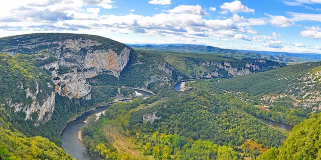 Activités touristiques dans les gorges de l'Ardèche autour de nos locations de vacances